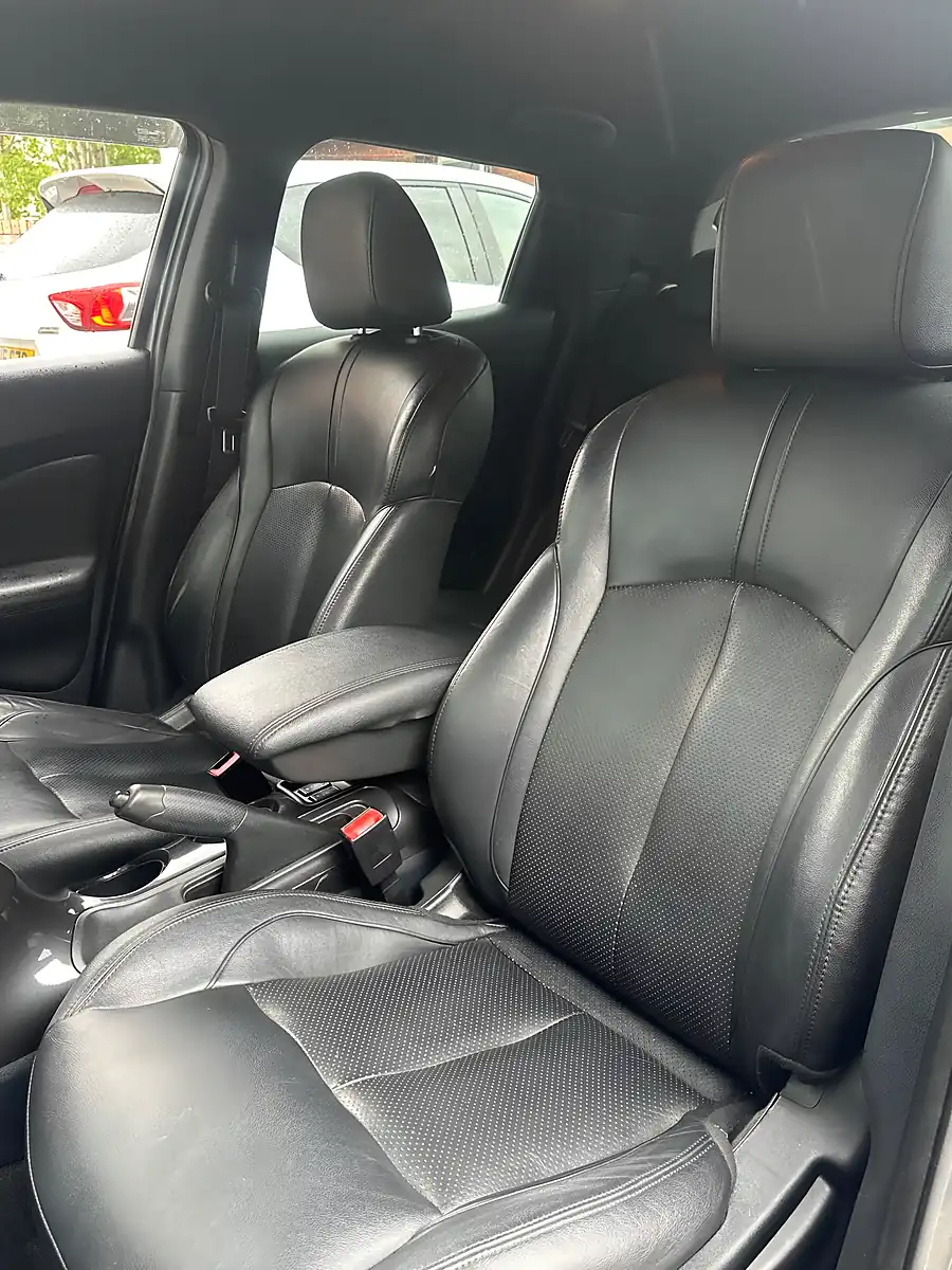Used 2017 Nissan Juke Tekna Xtron Grey - Interior and Exterior details 8