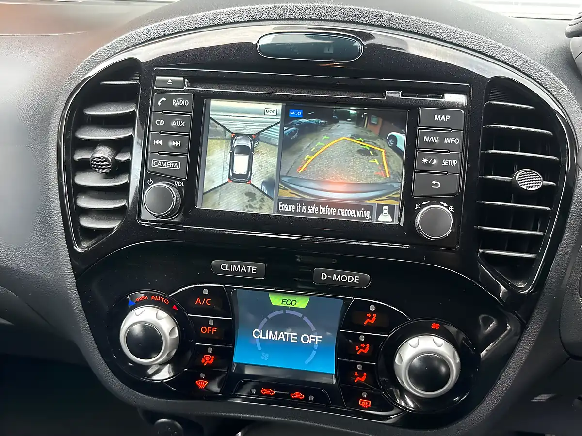 Used 2017 Nissan Juke Tekna Xtron Grey - Interior and Exterior details 9