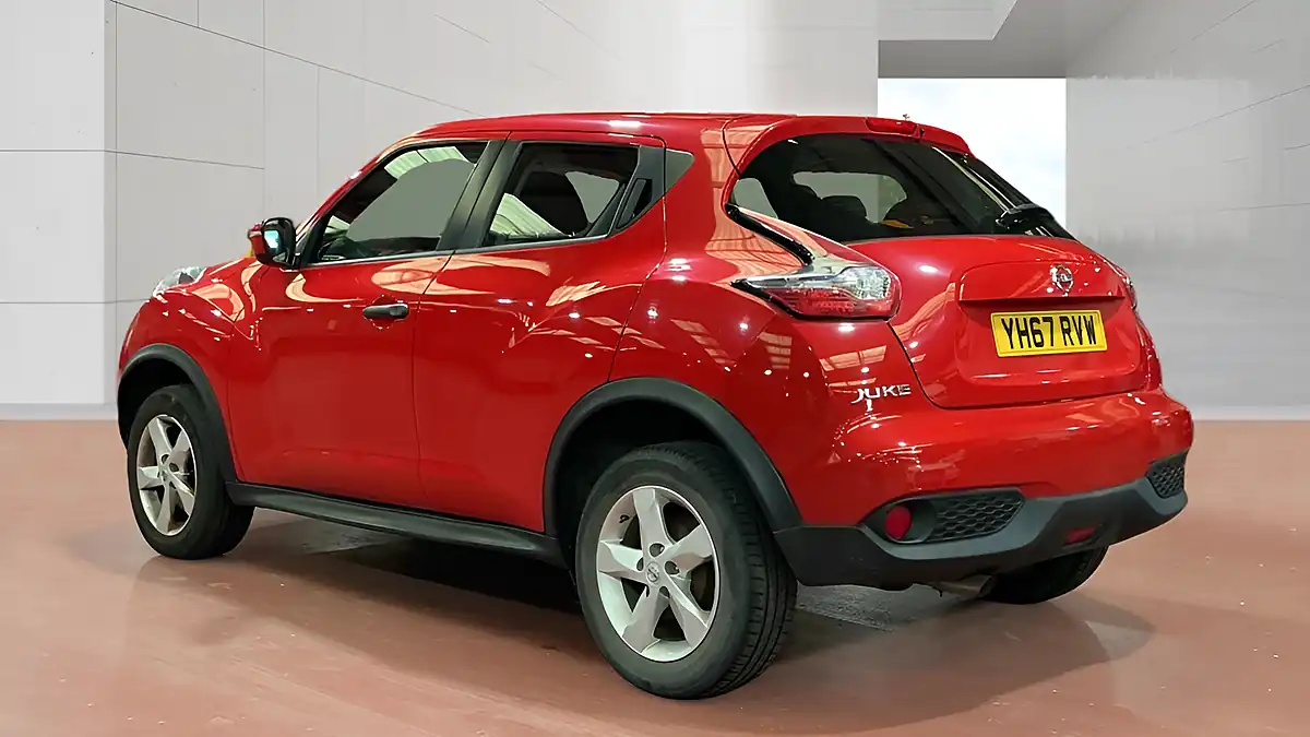 Used 2017 Nissan Juke Visia Red - Interior and Exterior details 3