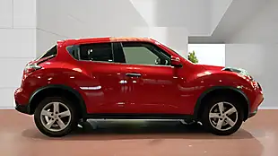 Used 2017 Nissan Juke Visia Red - Interior and Exterior details 5