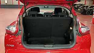 Used 2017 Nissan Juke Visia Red - Interior and Exterior details 7