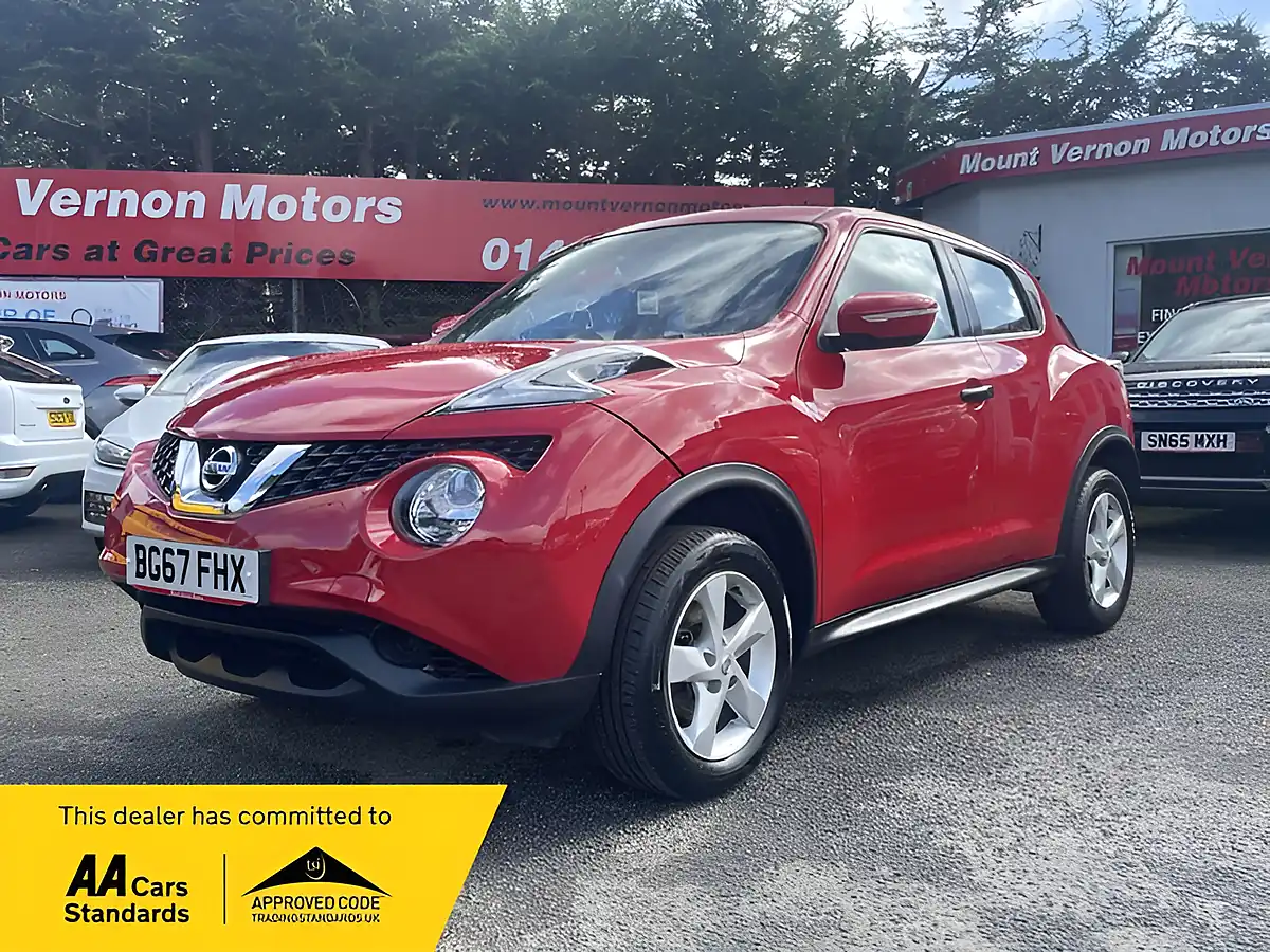 Used 2017 Nissan Juke Visia Red - Front View