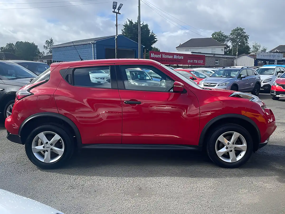 Used 2017 Nissan Juke Visia Red - Interior and Exterior details 10