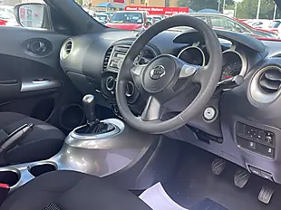 Used 2017 Nissan Juke Visia Red - Interior and Exterior details 13