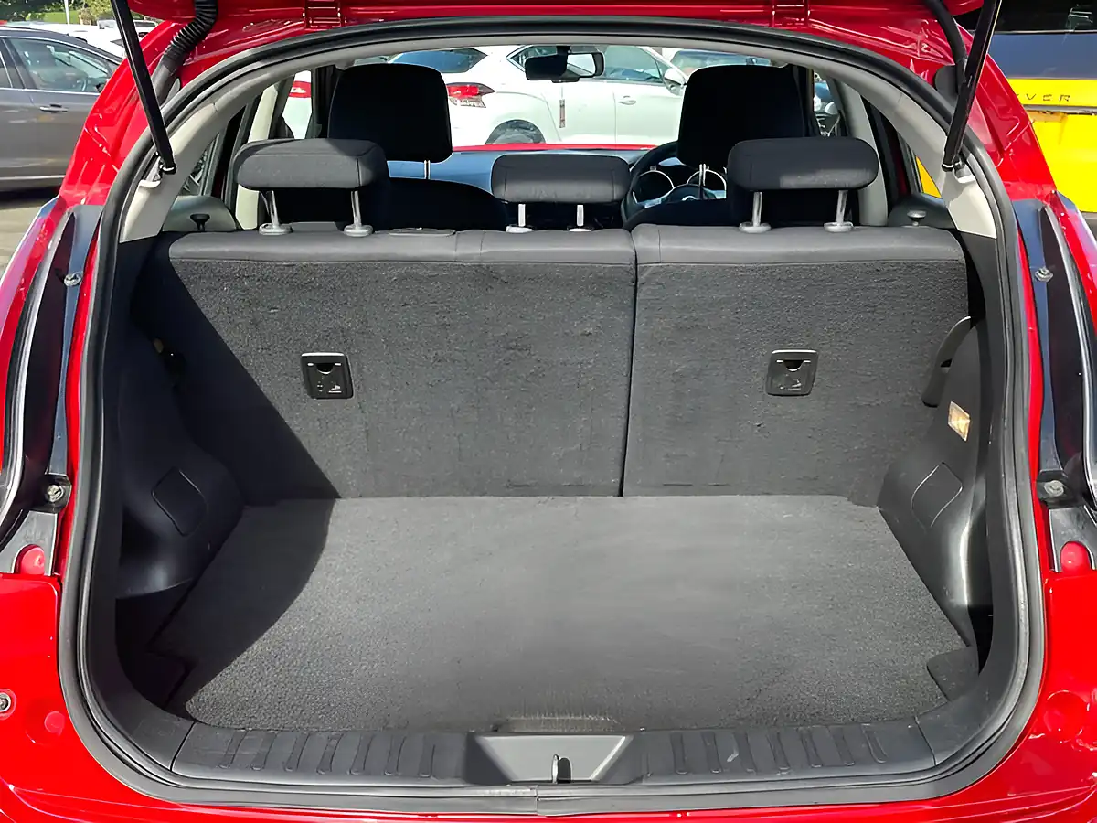 Used 2017 Nissan Juke Visia Red - Interior and Exterior details 15