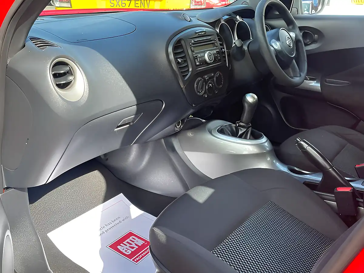 Used 2017 Nissan Juke Visia Red - Interior and Exterior details 16
