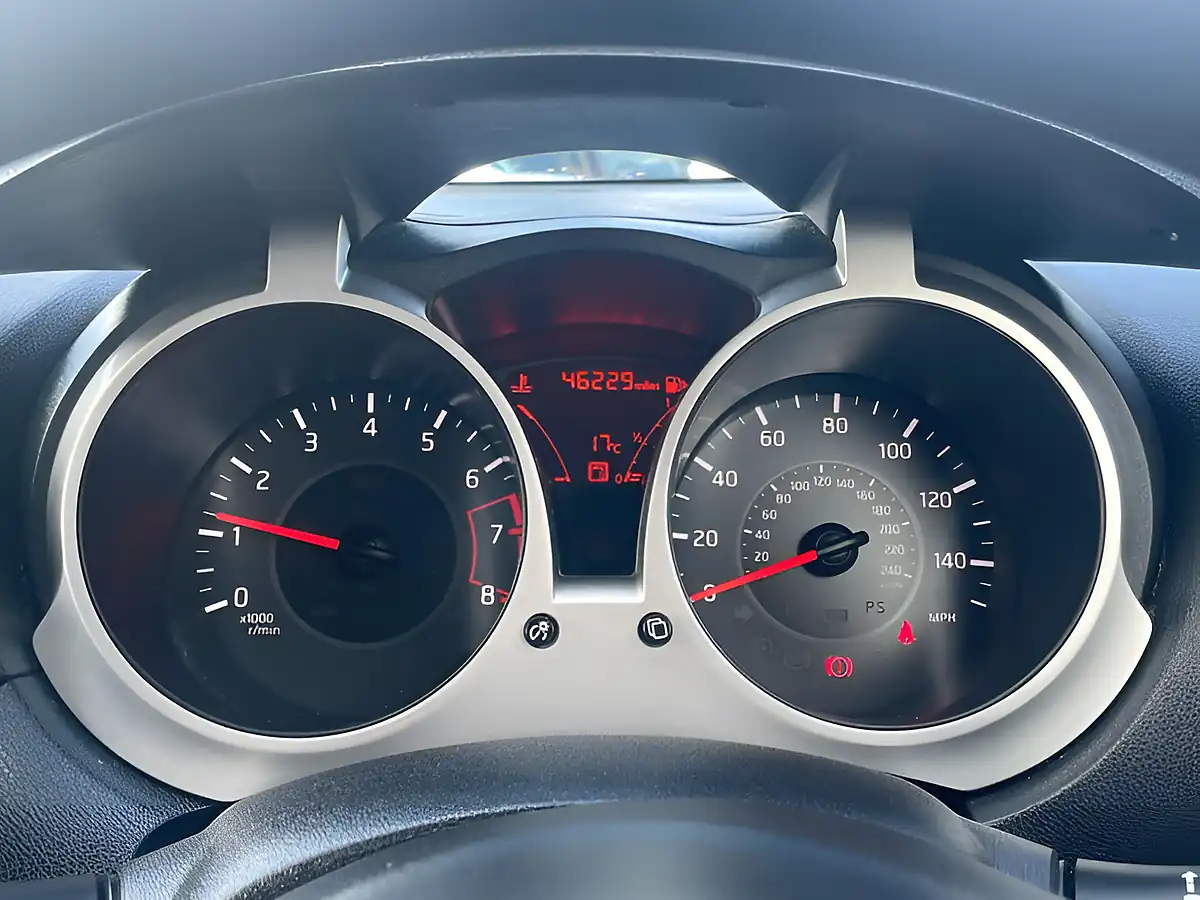 Used 2017 Nissan Juke Visia Red - Interior and Exterior details 20