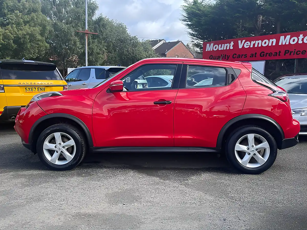 Used 2017 Nissan Juke Visia Red - Interior and Exterior details 4