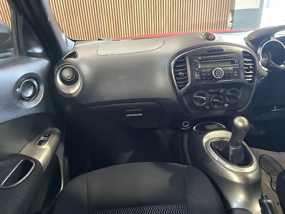 Used 2017 Nissan Juke Visia Red - Interior and Exterior details 10