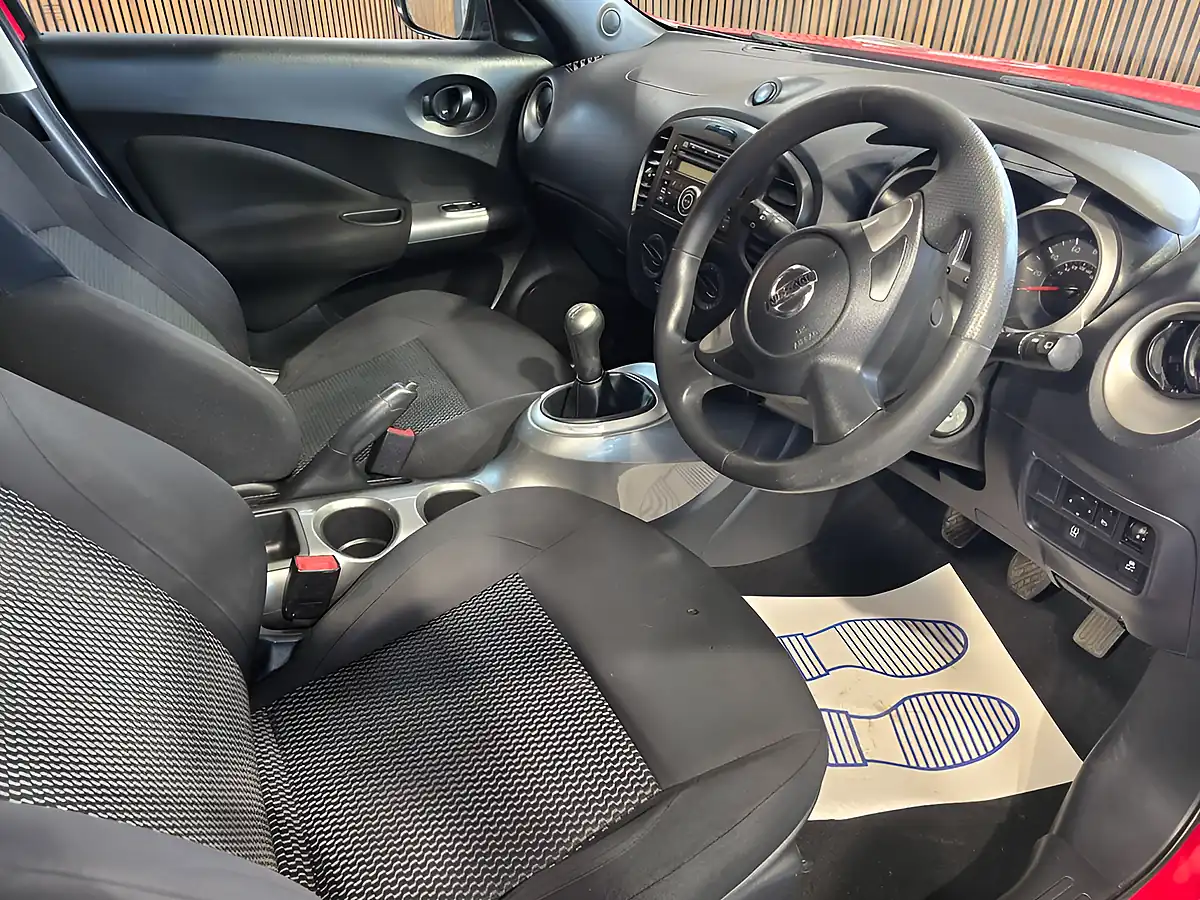Used 2017 Nissan Juke Visia Red - Interior and Exterior details 11