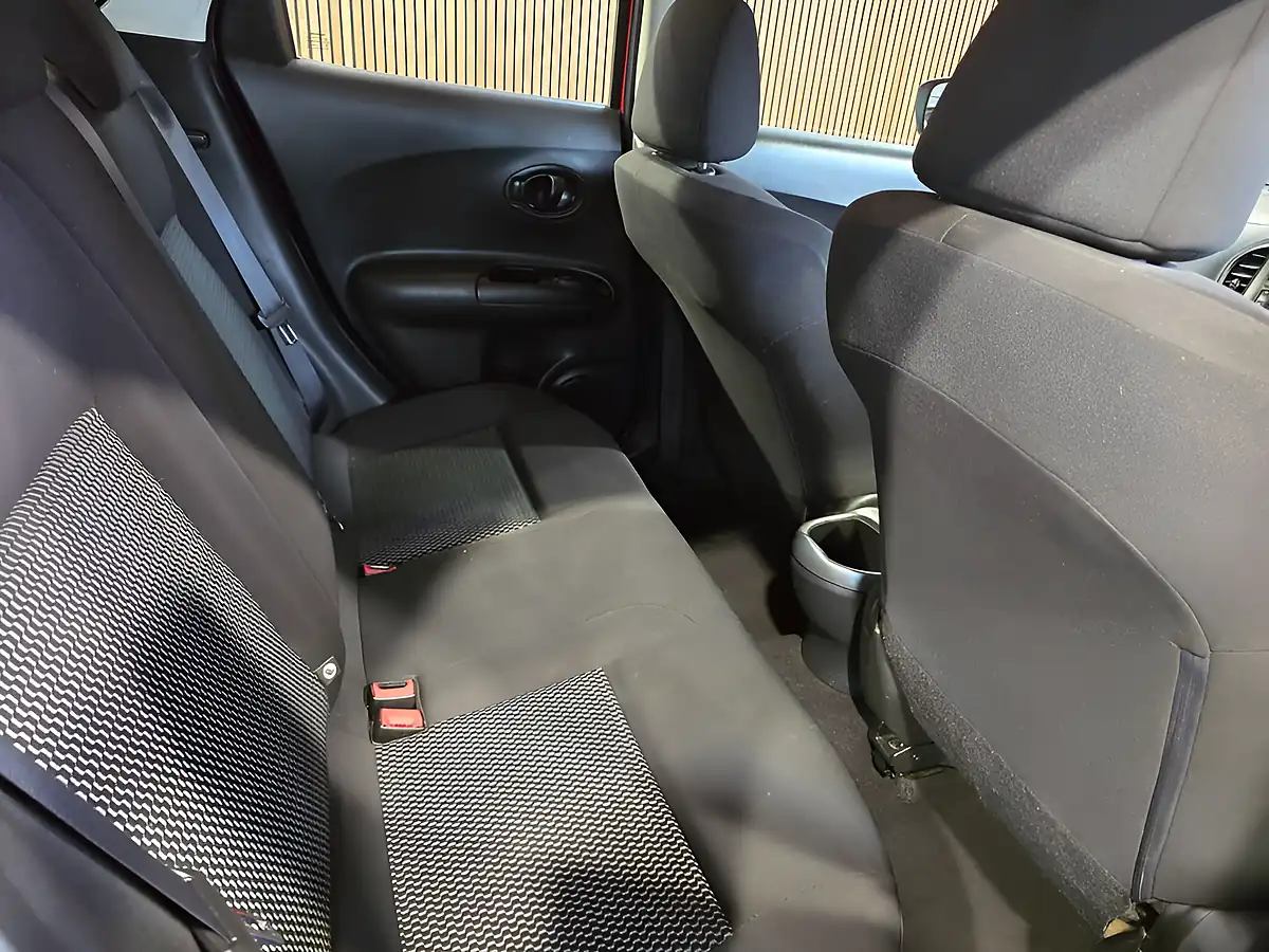 Used 2017 Nissan Juke Visia Red - Interior and Exterior details 13