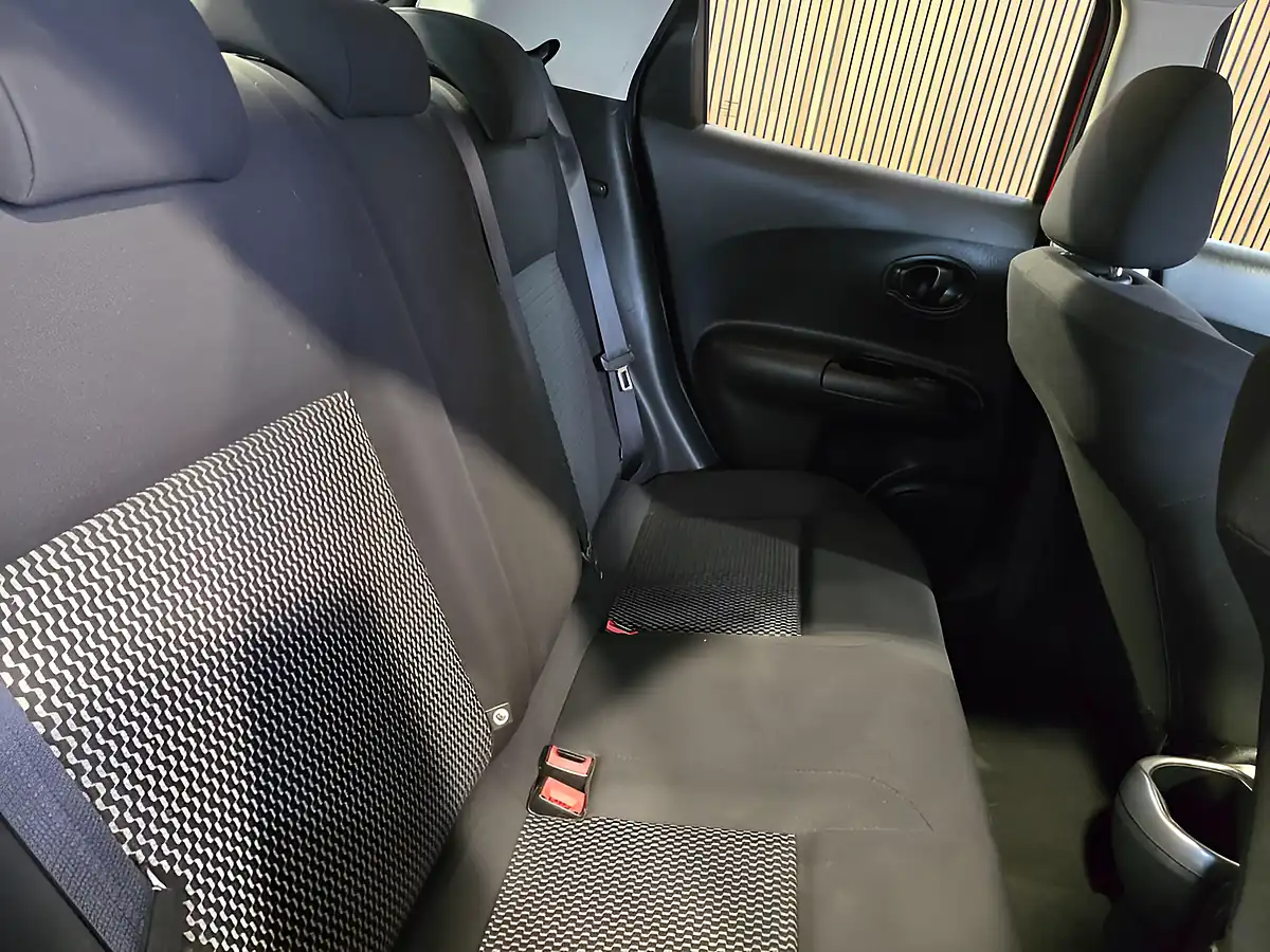 Used 2017 Nissan Juke Visia Red - Interior and Exterior details 14