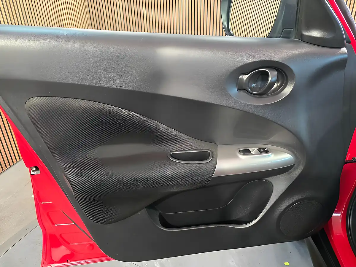 Used 2017 Nissan Juke Visia Red - Interior and Exterior details 18