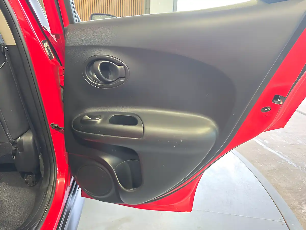 Used 2017 Nissan Juke Visia Red - Interior and Exterior details 20
