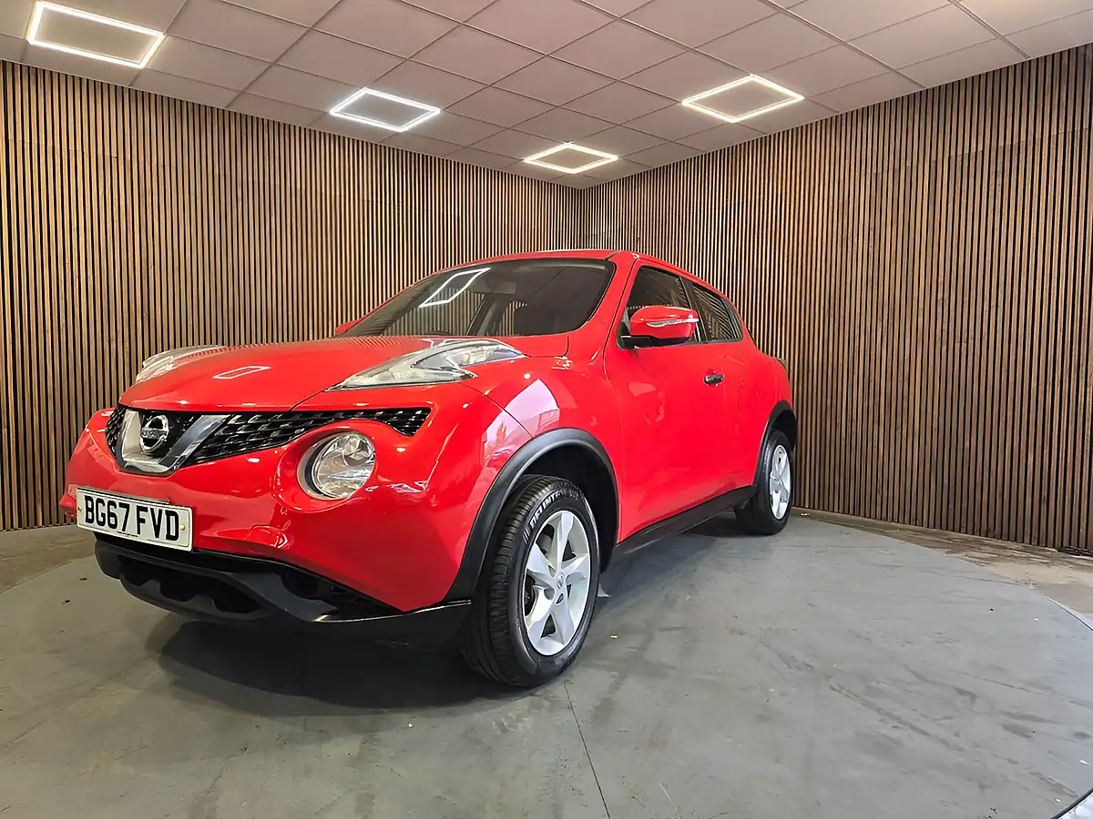 Used 2017 Nissan Juke Visia Red - Interior and Exterior details 3