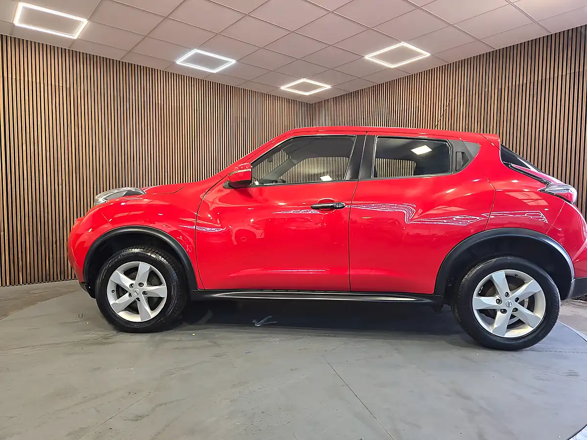 Used 2017 Nissan Juke Visia Red - Interior and Exterior details 5