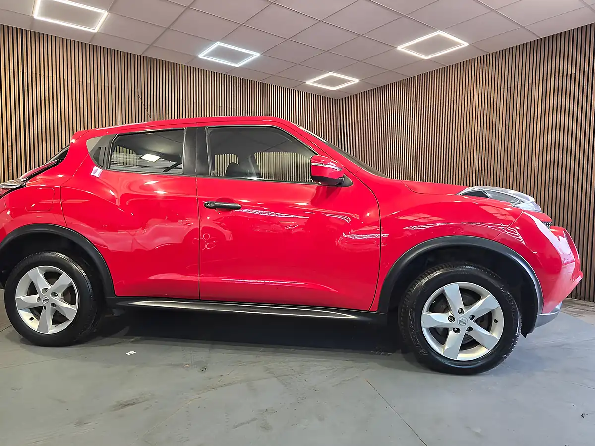 Used 2017 Nissan Juke Visia Red - Interior and Exterior details 7
