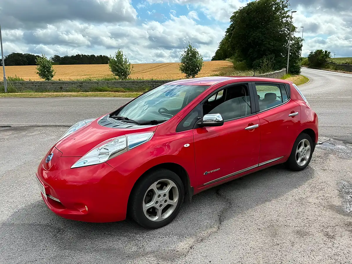 Used 2017 Nissan Leaf Acenta Red - Front View