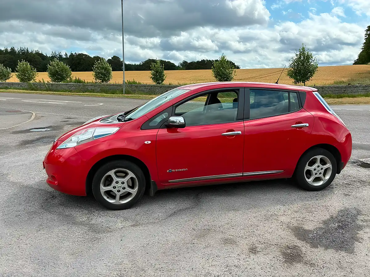 Used 2017 Nissan Leaf Acenta Red - Interior and Exterior details 5