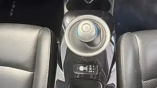 Used 2017 Nissan Leaf Tekna Red - Interior and Exterior details 18