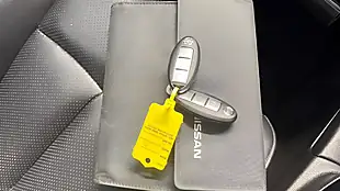 Used 2017 Nissan Leaf Tekna Red - Interior and Exterior details 19