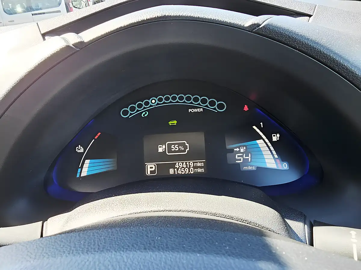 Used 2017 Nissan Leaf Tekna Red - Interior and Exterior details 13
