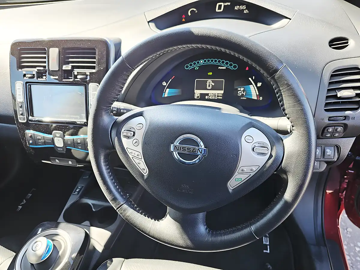 Used 2017 Nissan Leaf Tekna Red - Interior and Exterior details 14
