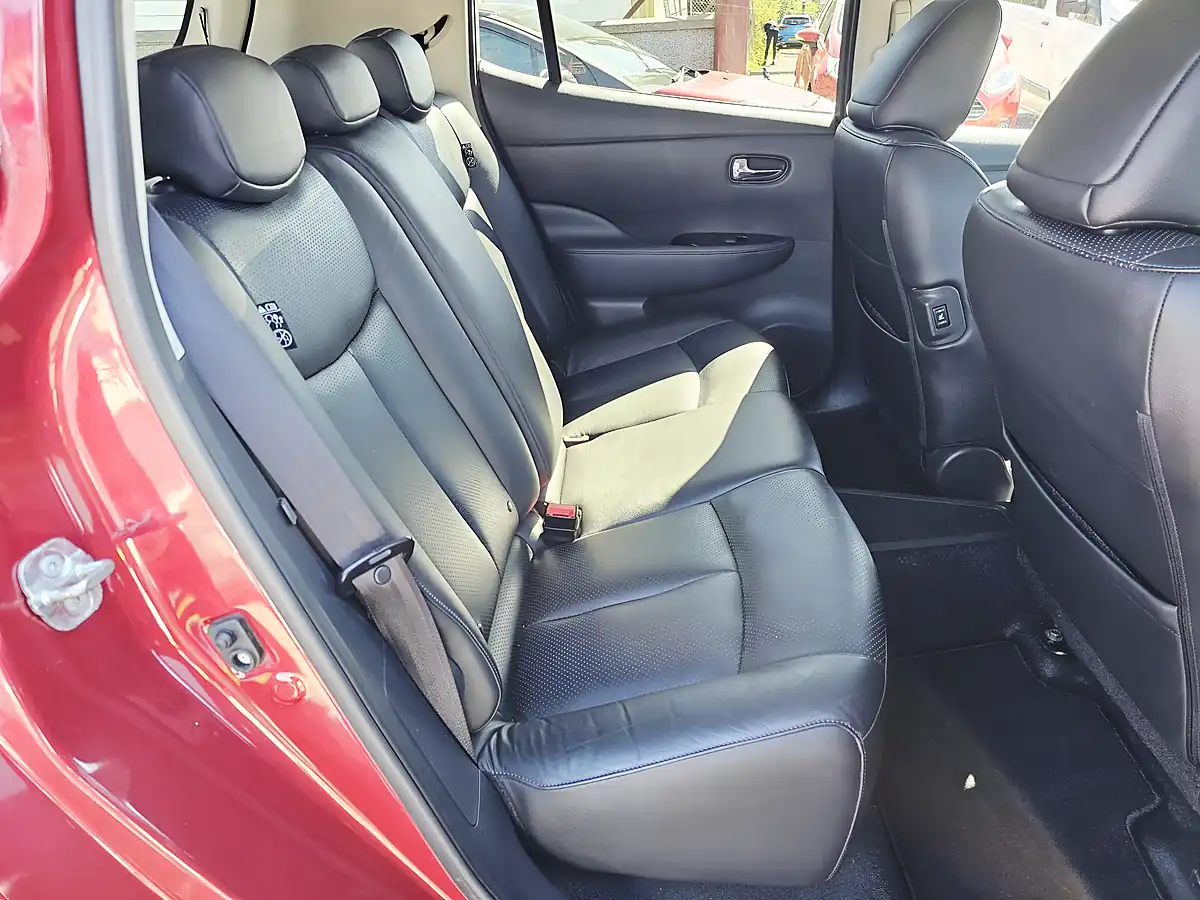 Used 2017 Nissan Leaf Tekna Red - Interior and Exterior details 8