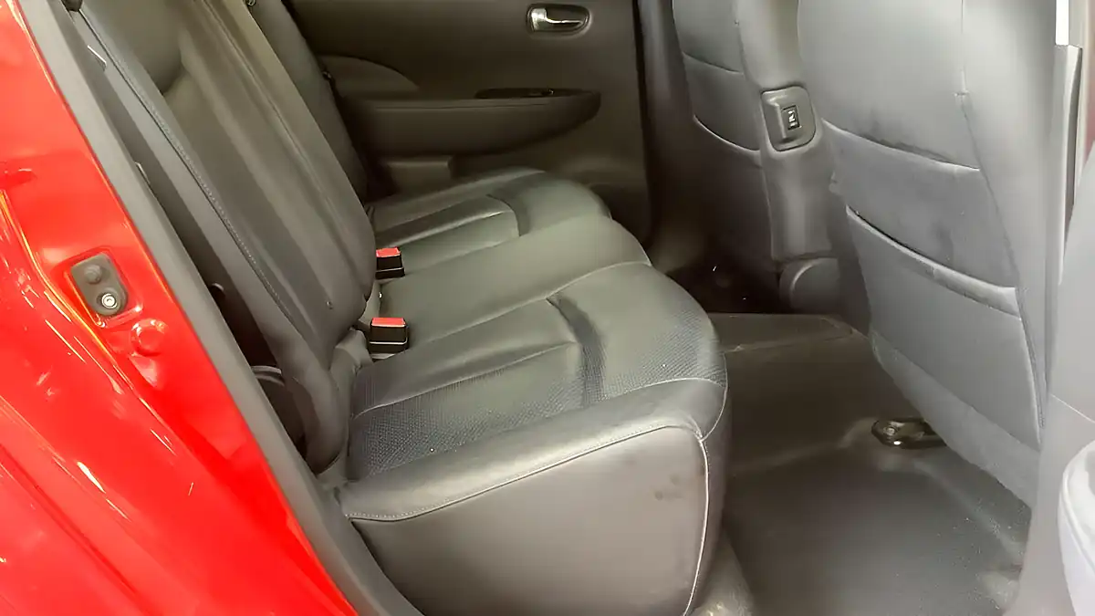 Used 2017 Nissan Leaf Tekna Red - Interior and Exterior details 10