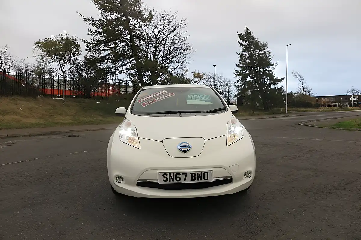 Used 2017 Nissan Leaf Tekna White - Interior and Exterior details 12