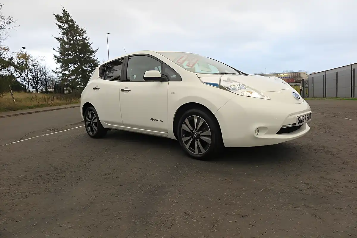 Used 2017 Nissan Leaf Tekna White - Interior and Exterior details 14