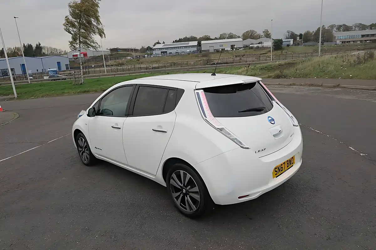 Used 2017 Nissan Leaf Tekna White - Interior and Exterior details 8