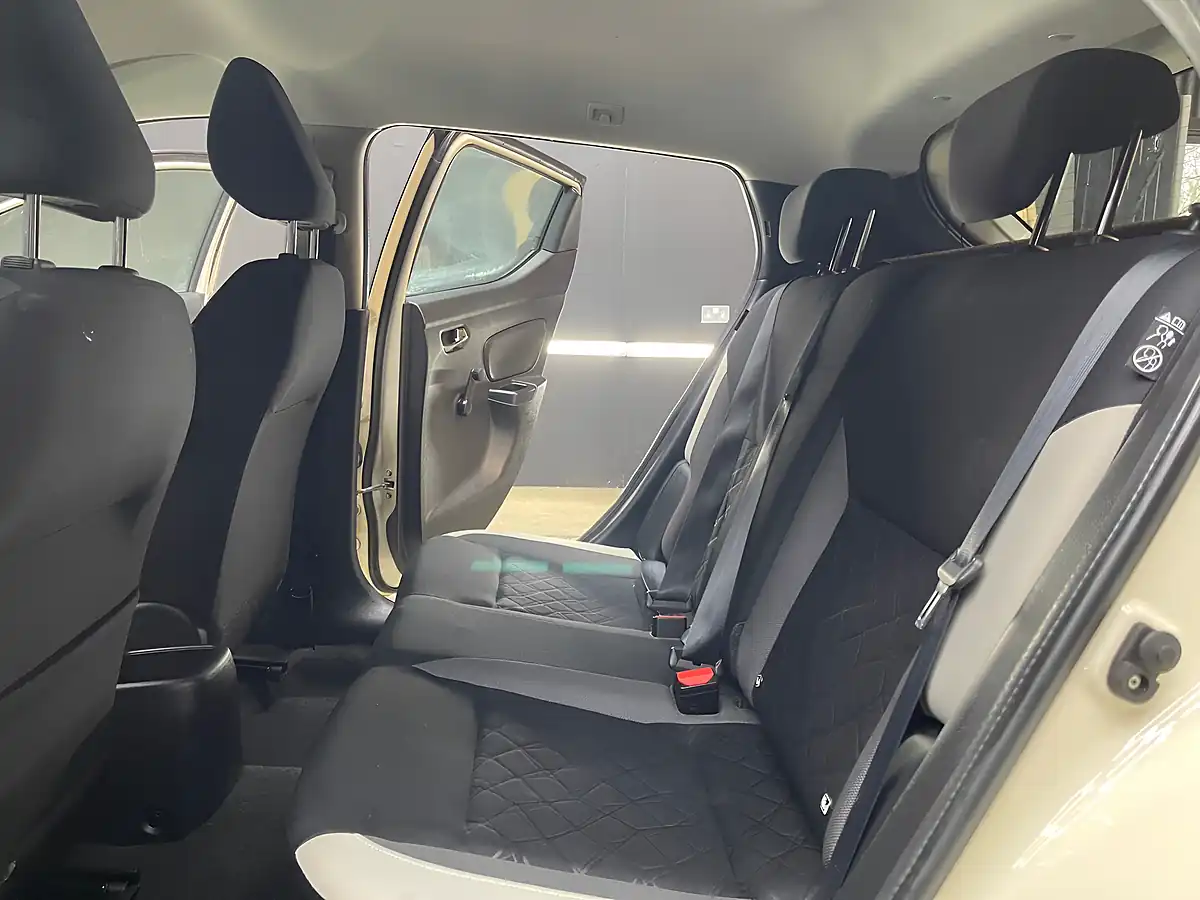Used 2017 Nissan Micra Acenta White - Interior and Exterior details 17
