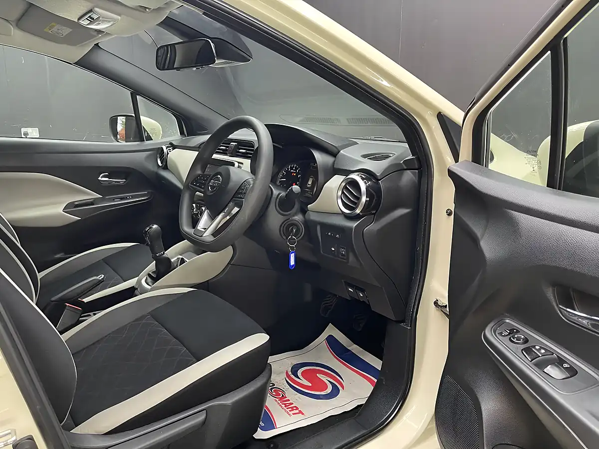 Used 2017 Nissan Micra Acenta White - Interior and Exterior details 6