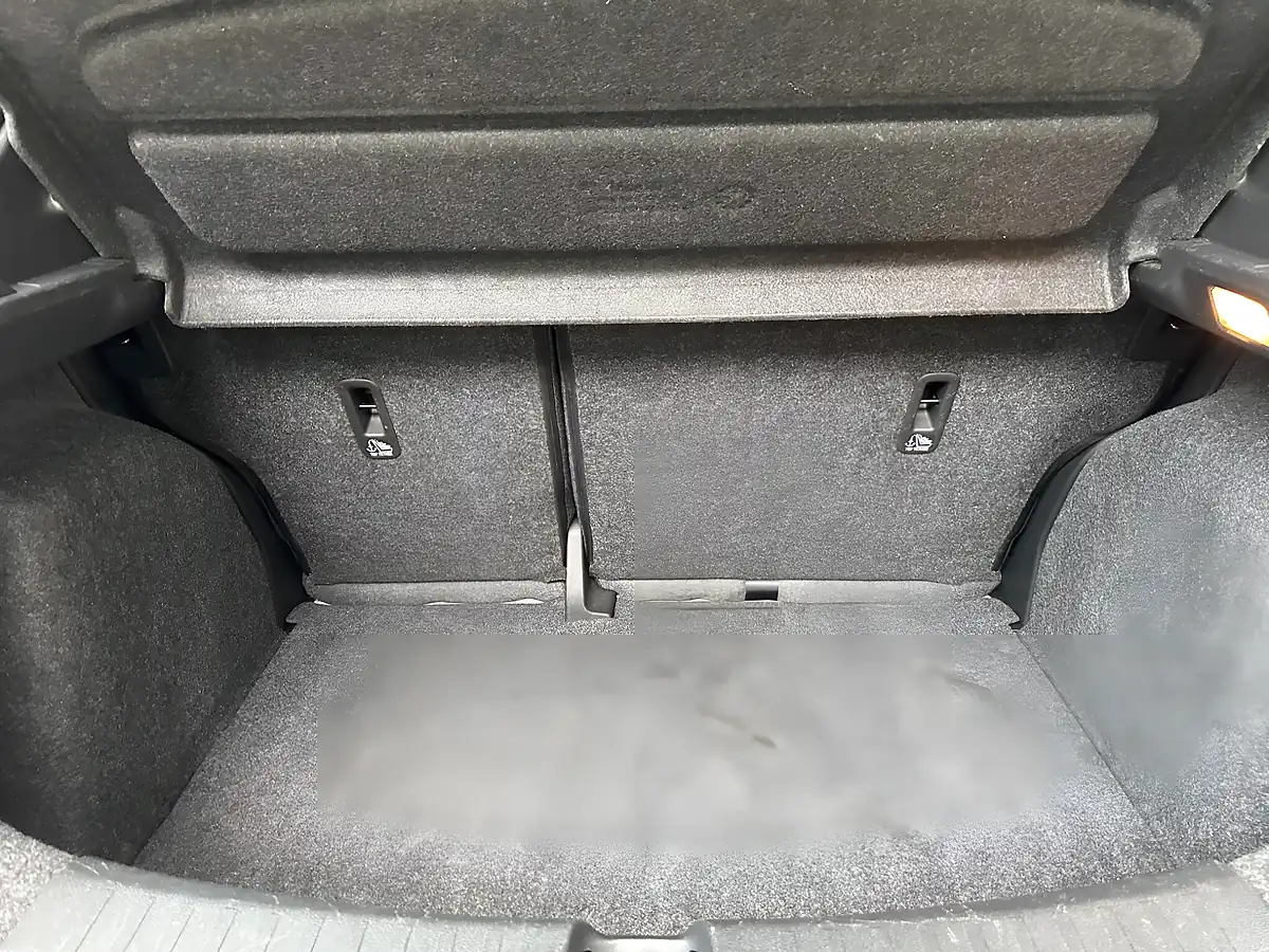Used 2017 Nissan Micra Acenta White - Interior and Exterior details 20