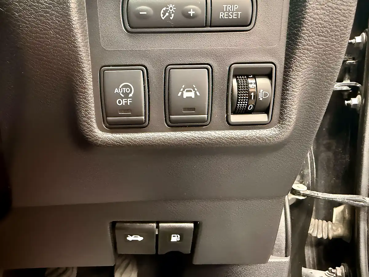Used 2017 Nissan Micra N-Connecta Black - Interior and Exterior details 14