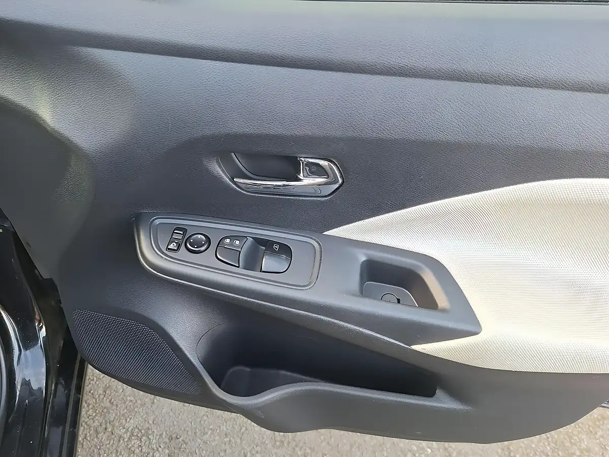 Used 2017 Nissan Micra N-Connecta Black - Interior and Exterior details 15