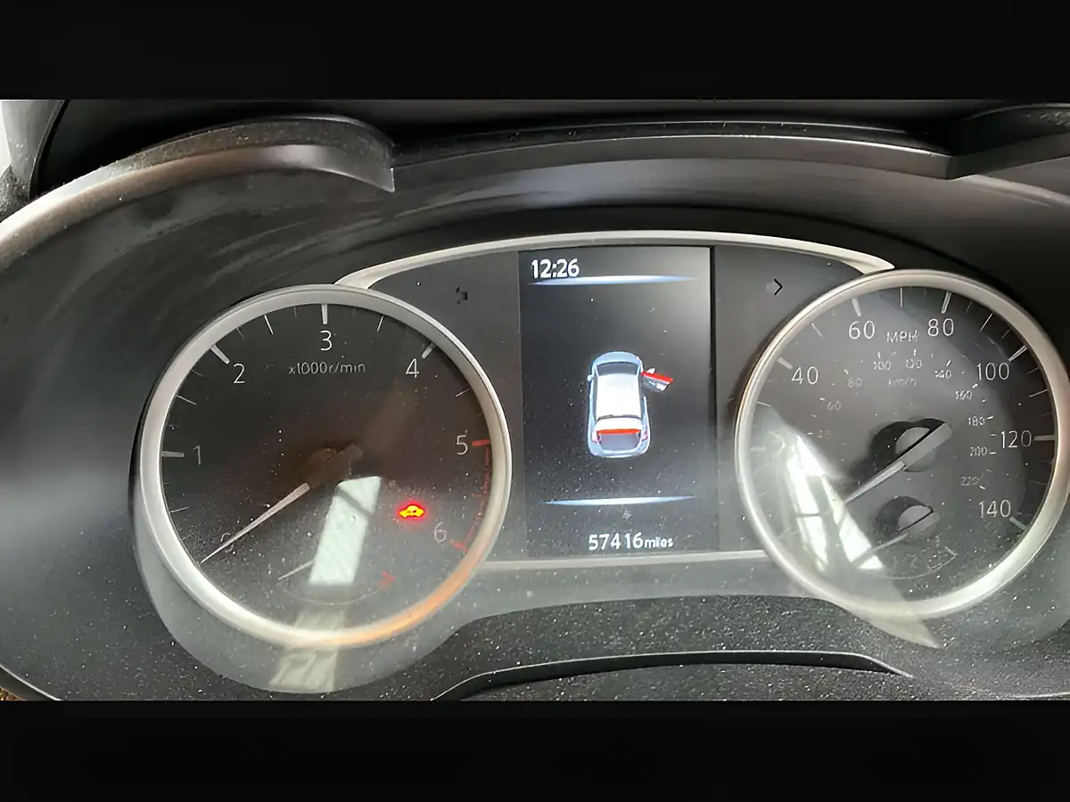Used 2017 Nissan Micra N-Connecta Platinum Silver - Interior and Exterior details 13