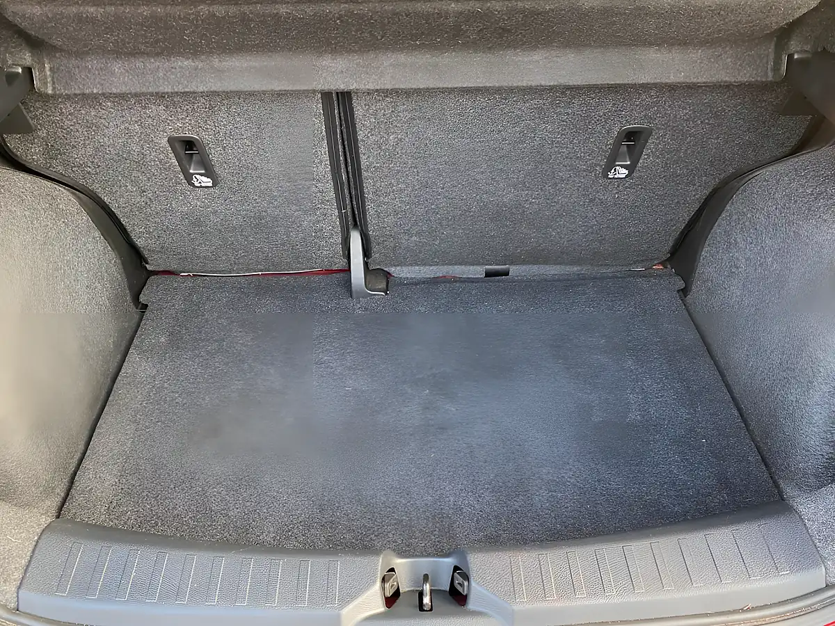 Used 2017 Nissan Micra N-Connecta Red - Interior and Exterior details 11