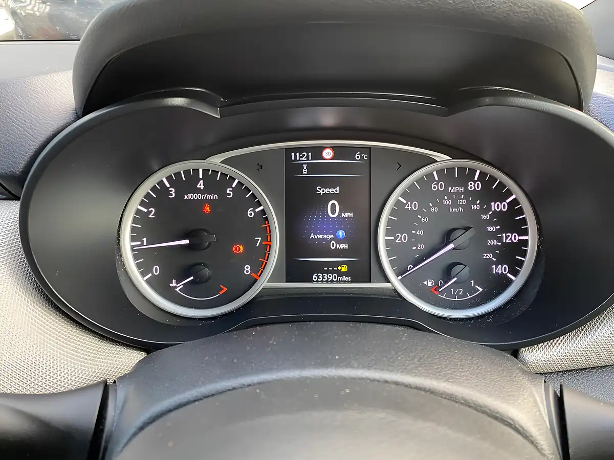 Used 2017 Nissan Micra N-Connecta Red - Interior and Exterior details 8