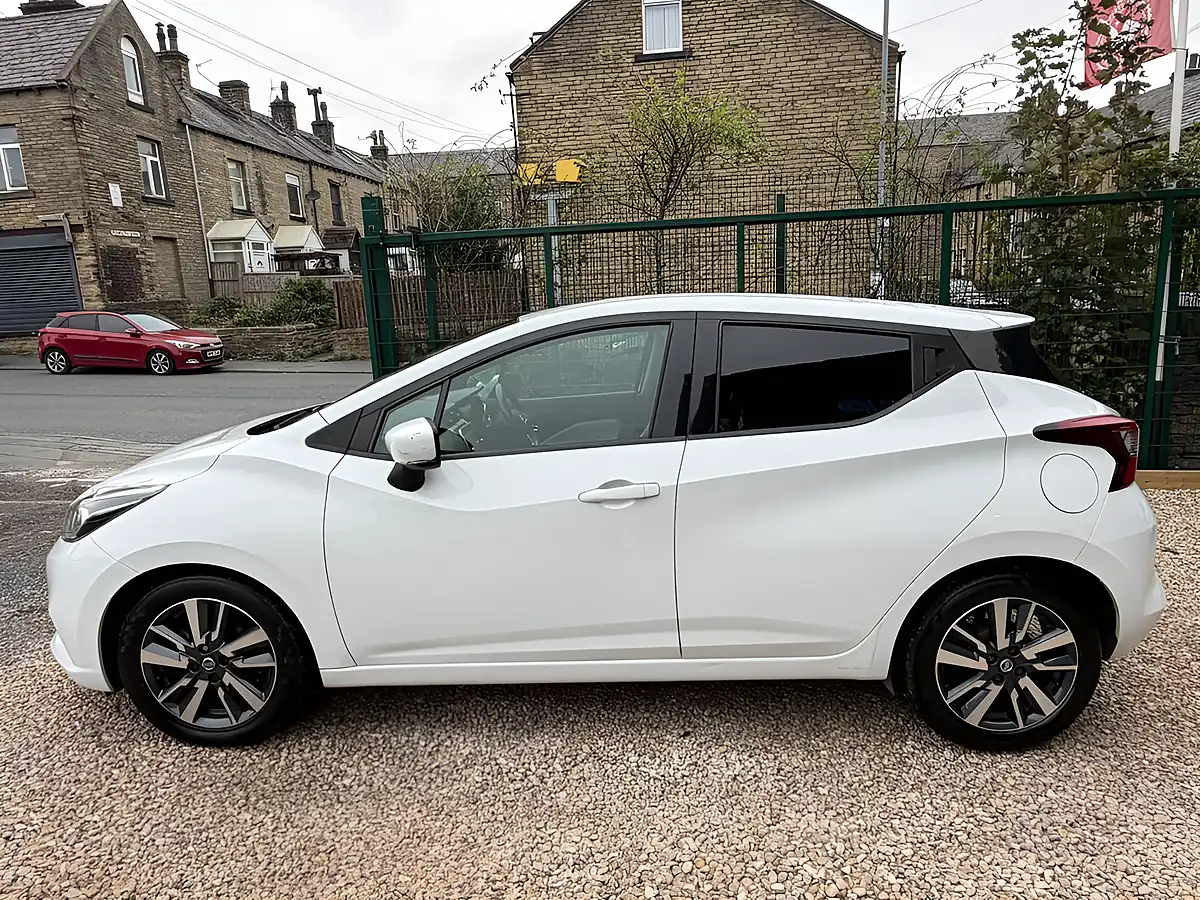 Used 2017 Nissan Micra N-Connecta White - Interior and Exterior details 4