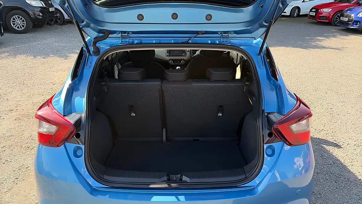 Used 2017 Nissan Micra Tekna Blue - Interior and Exterior details 15