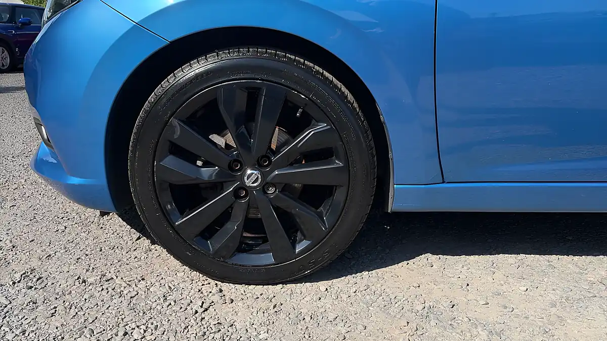 Used 2017 Nissan Micra Tekna Blue - Interior and Exterior details 19