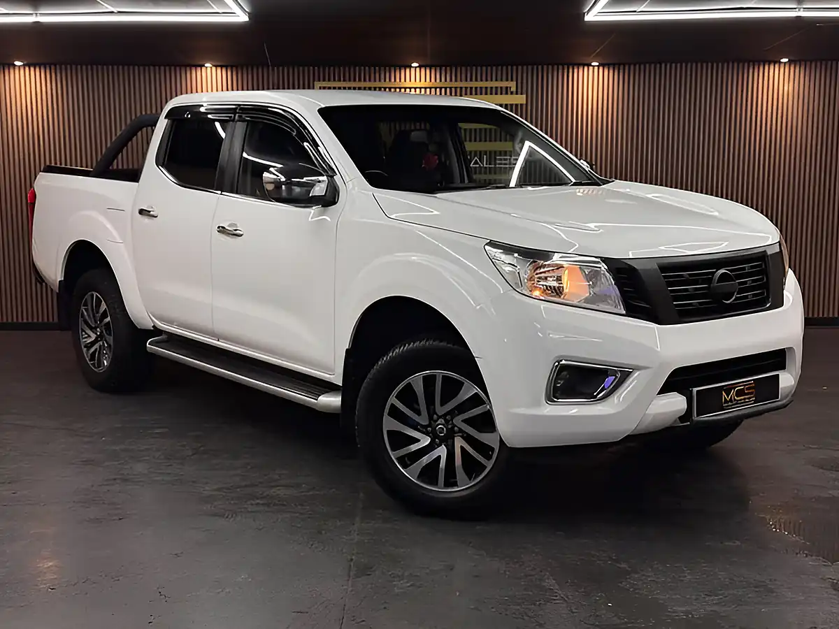 Used 2017 Nissan Navara Acenta+ White - Interior and Exterior details 3