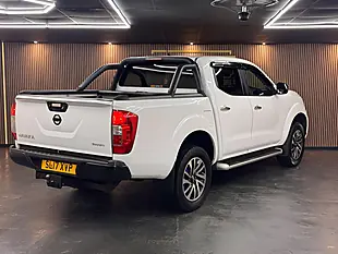 Used 2017 Nissan Navara Acenta+ White - Interior and Exterior details 5