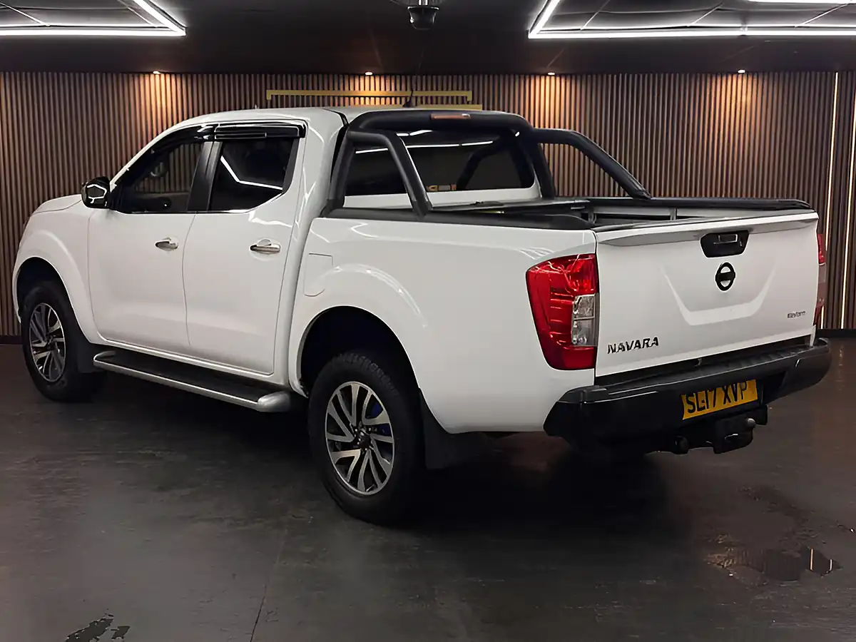 Used 2017 Nissan Navara Acenta+ White - Interior and Exterior details 7