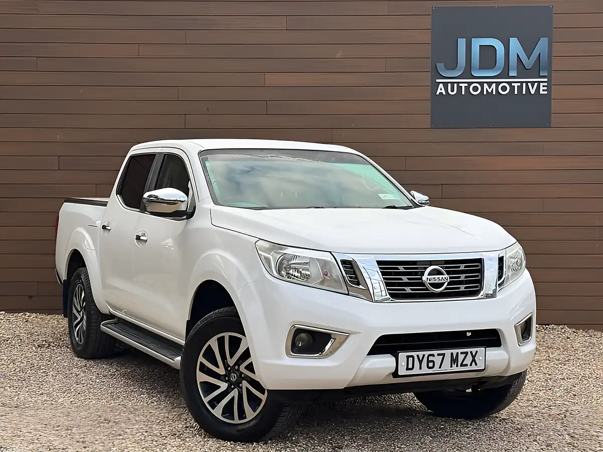 Used 2017 Nissan Navara N-Connecta White - Front View