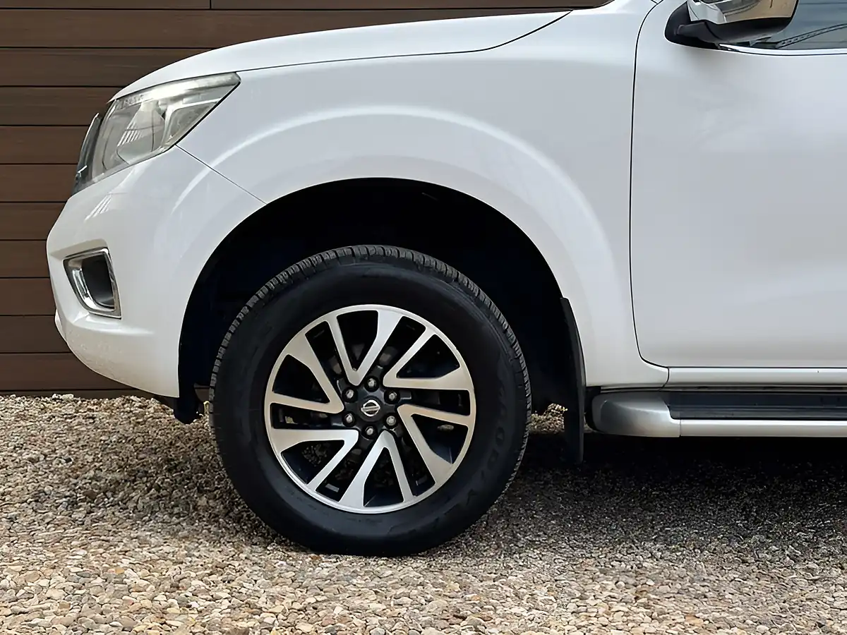 Used 2017 Nissan Navara N-Connecta White - Interior and Exterior details 10