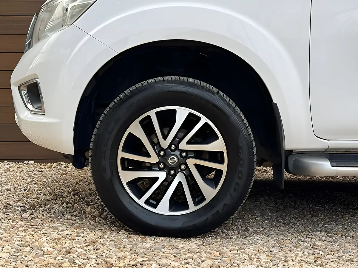 Used 2017 Nissan Navara N-Connecta White - Interior and Exterior details 11