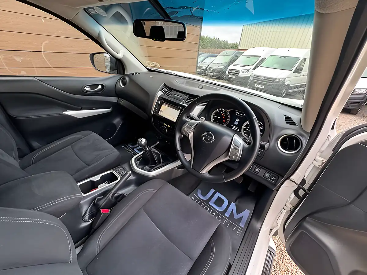 Used 2017 Nissan Navara N-Connecta White - Interior and Exterior details 14